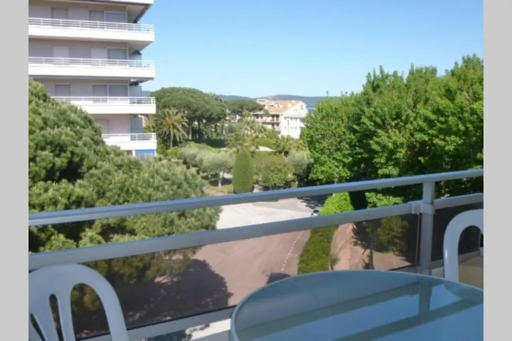 F2 Climatise Piscine Proche Plage 滨海卡瓦莱尔